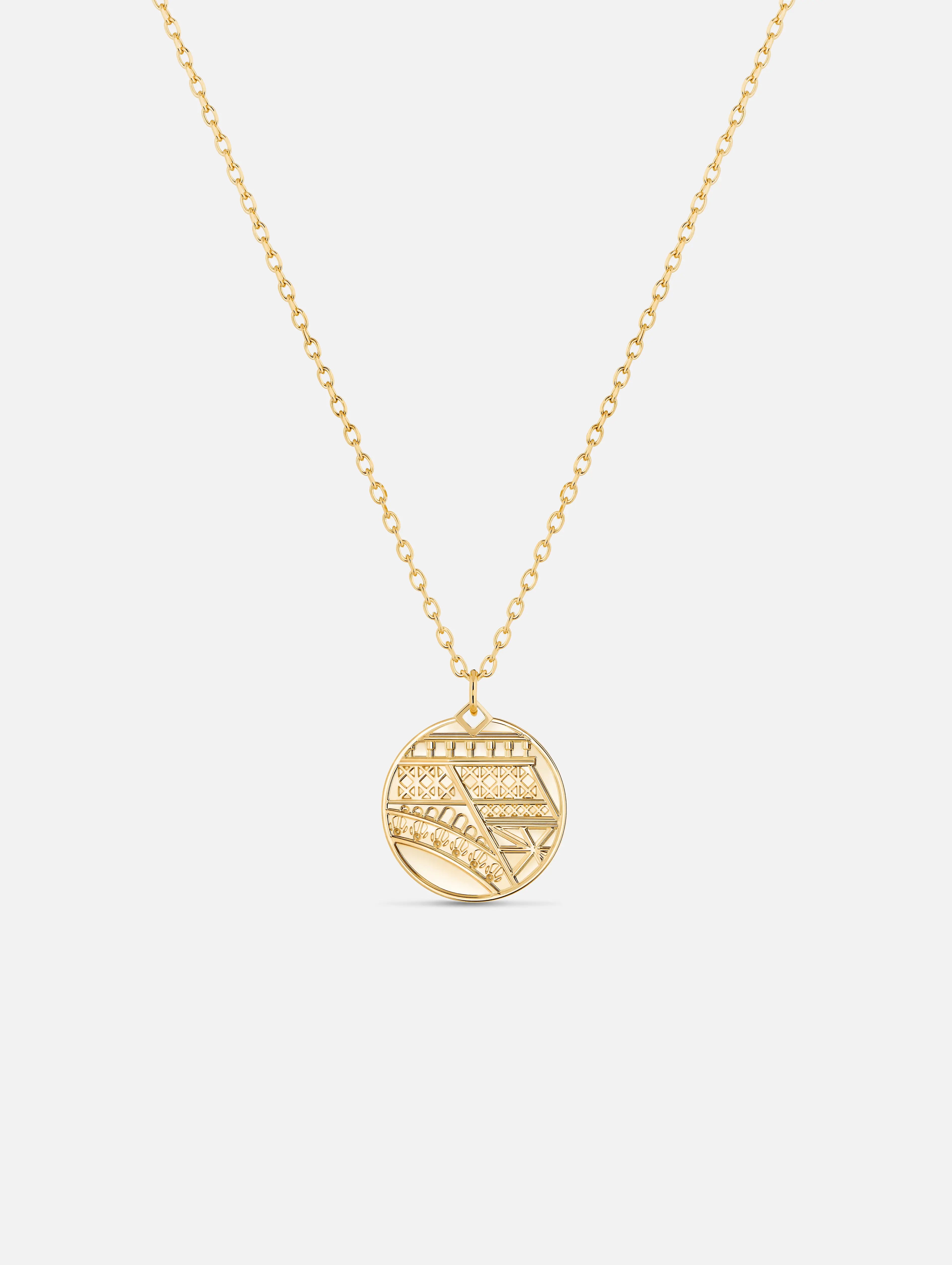 Paris PM Medallion in Yellow Gold