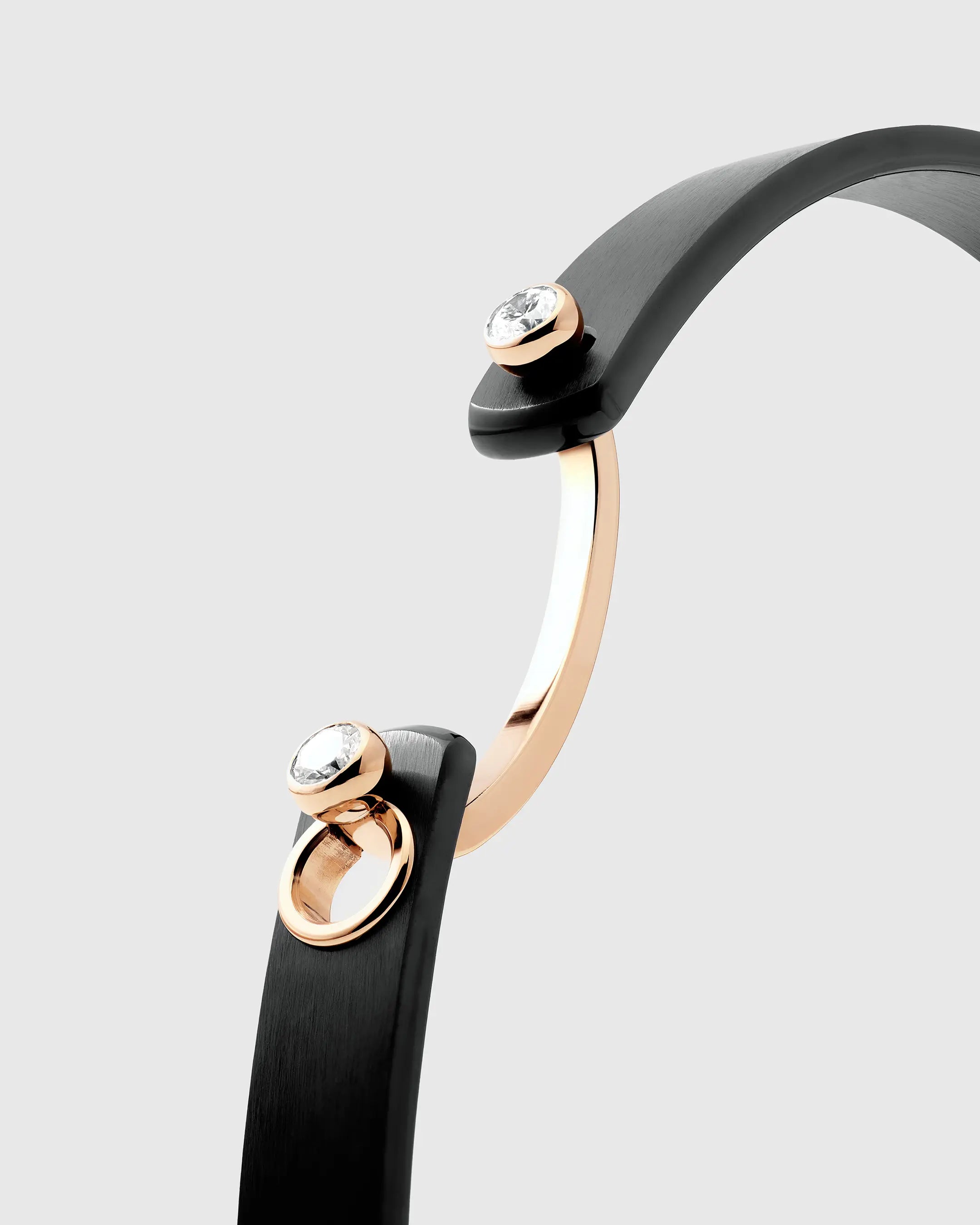 Midnight In Manhattan Mood Bangle in Rose Gold