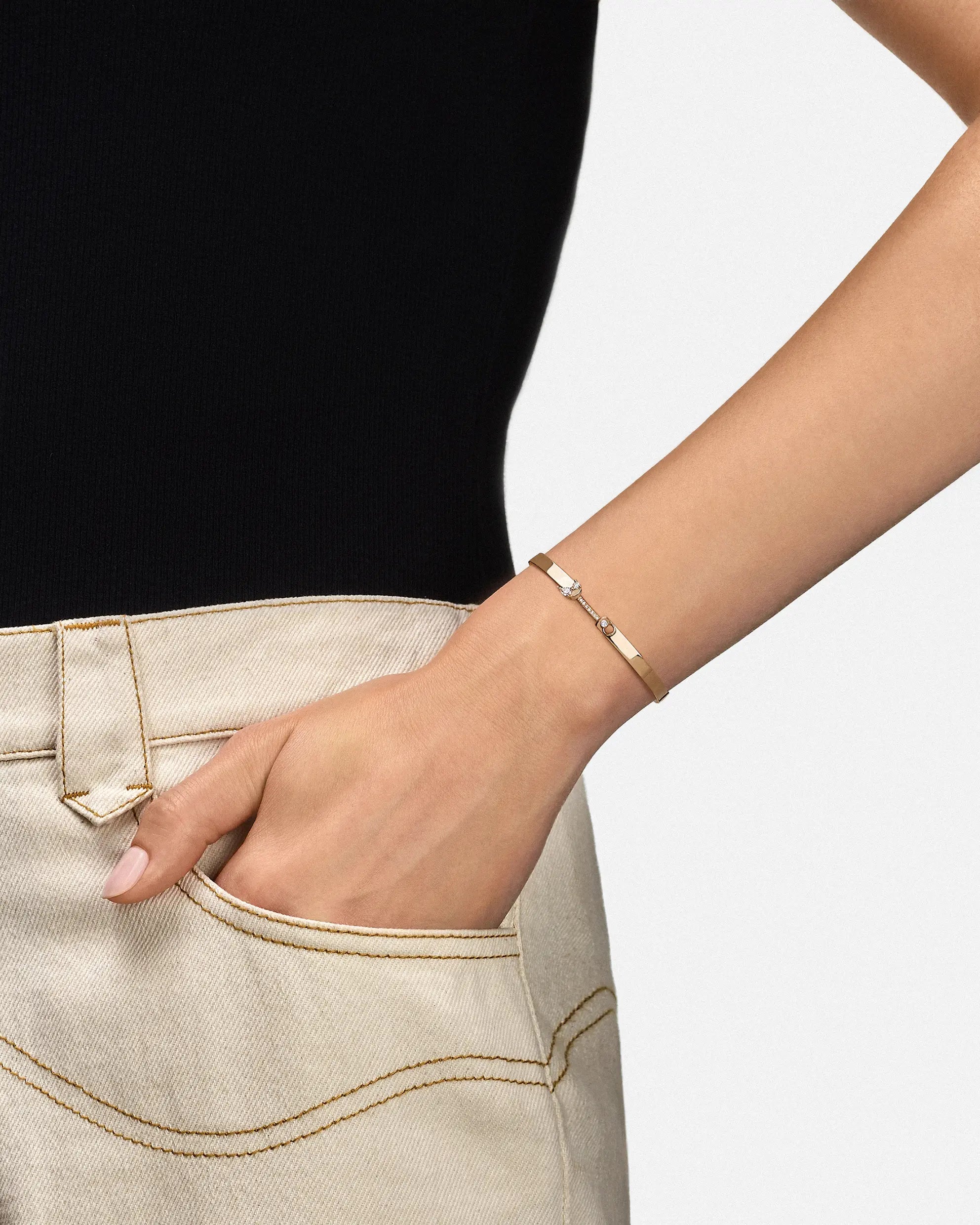 Cocktail Time Mood Bangle in Yellow Gold