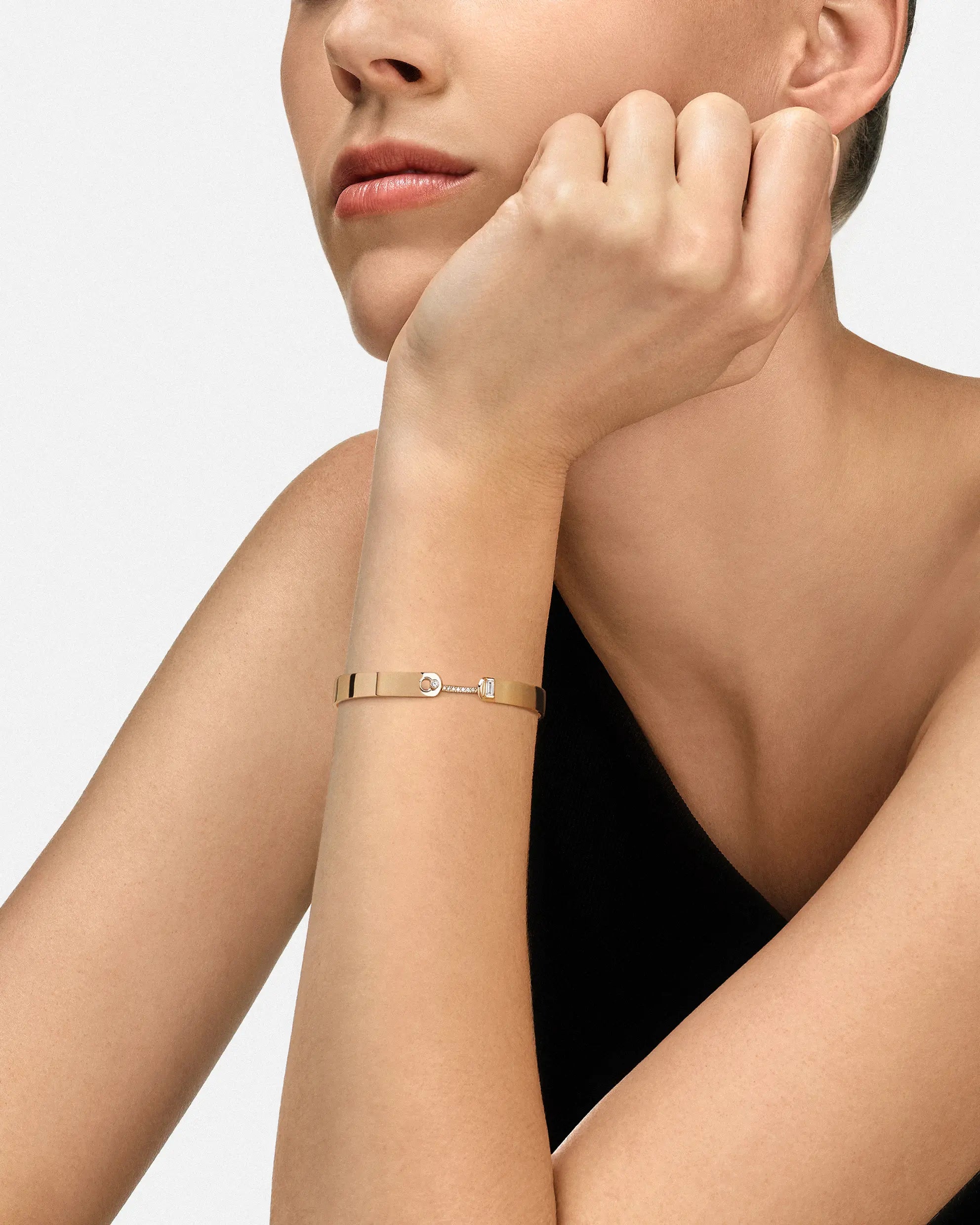 Dinner Date GM Mood Bangle in Yellow Gold