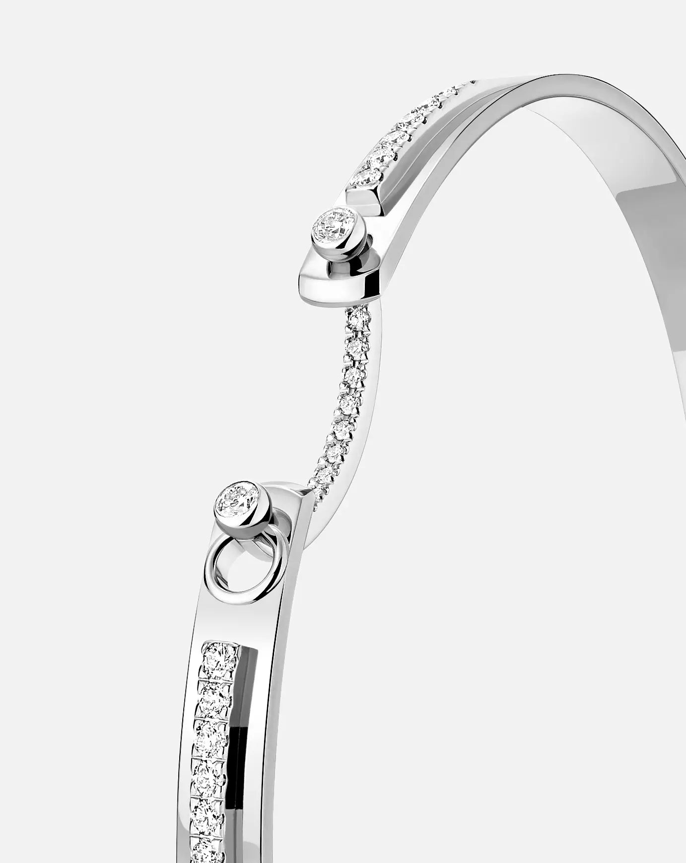 Tuxedo Mood Bangle in White Gold