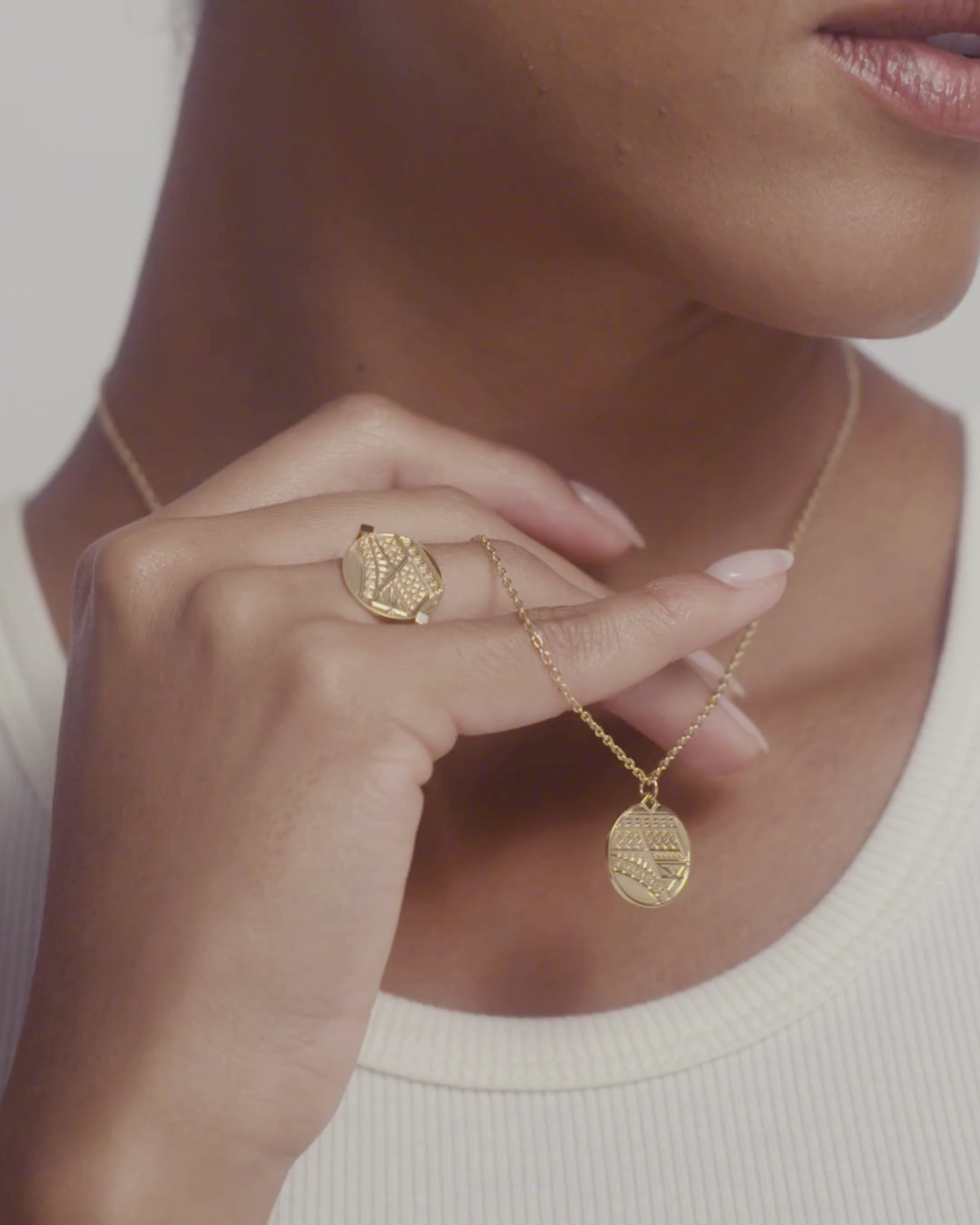 Paris PM Ring in Yellow Gold