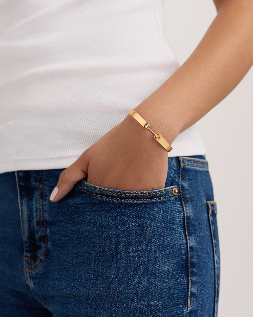 Dinner Date GM Mood Bangle in Yellow Gold