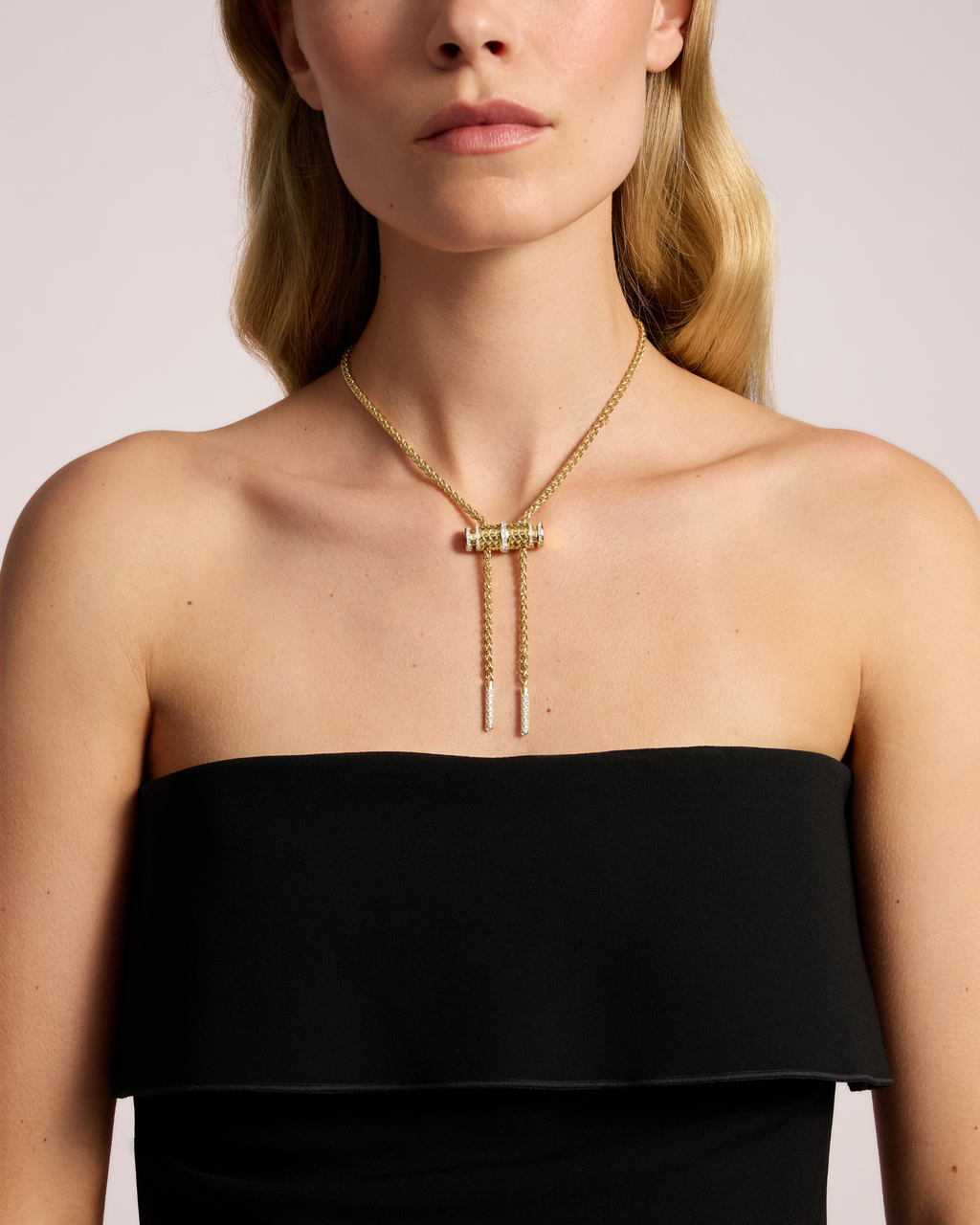 Loop Medium Latch Pendant in Yellow Gold