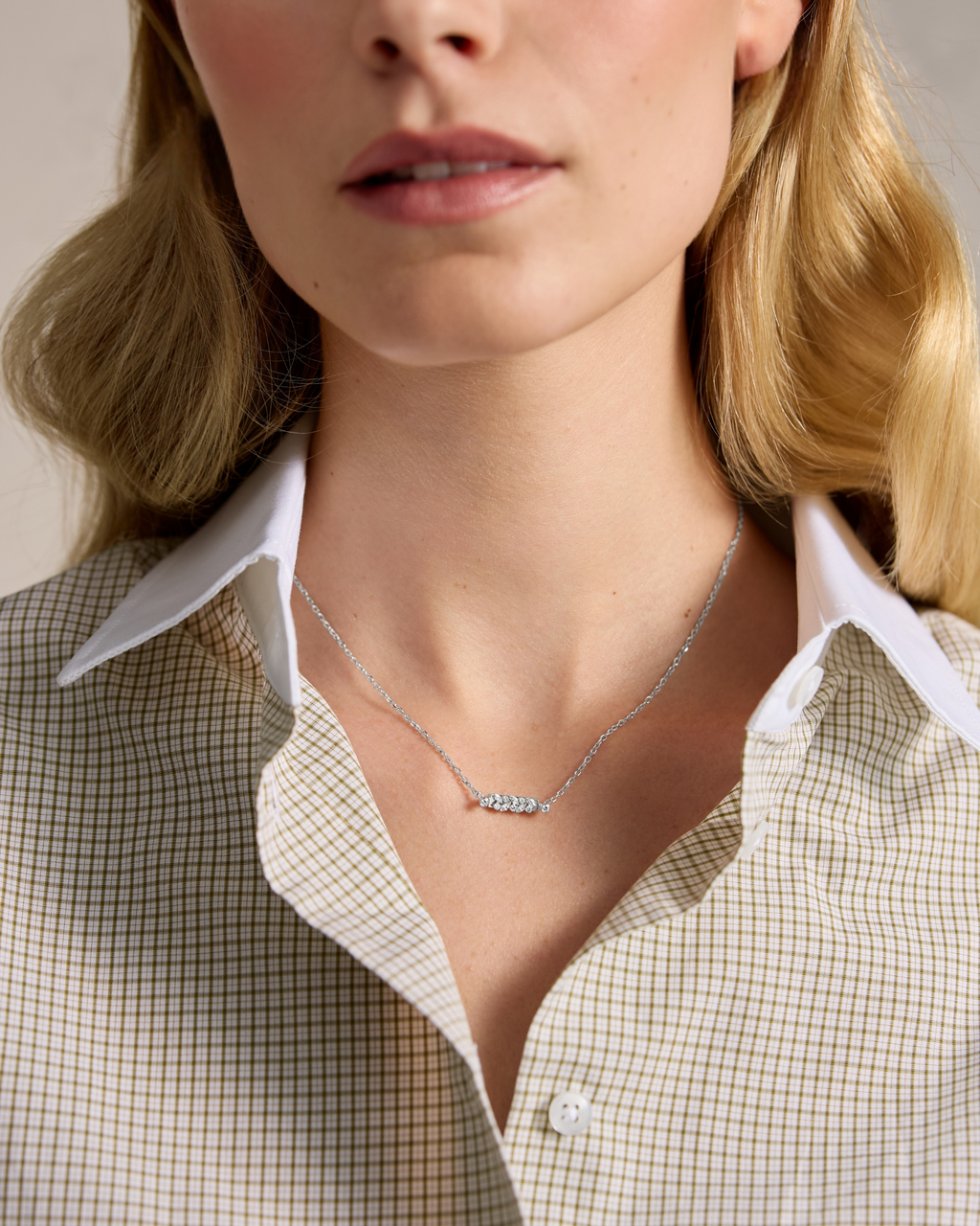 Soirée Mood Pendant in White Gold