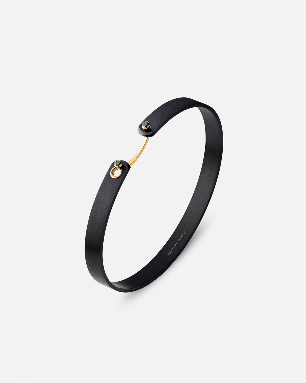 Midnight In Manhattan GM Mood Bangle in Yellow Gold with Black Diamonds