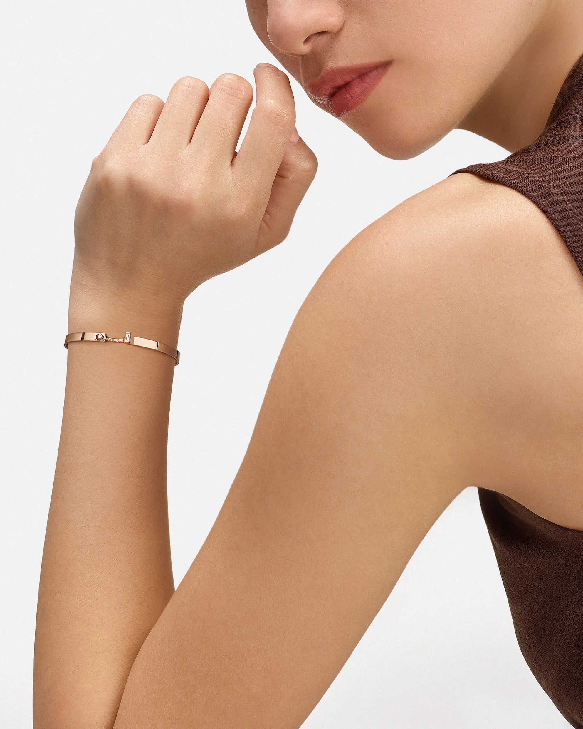 files/Mood_Bangle_Dinner-Date_RG_Model_NH21014_2.webp - Nouvel Heritage