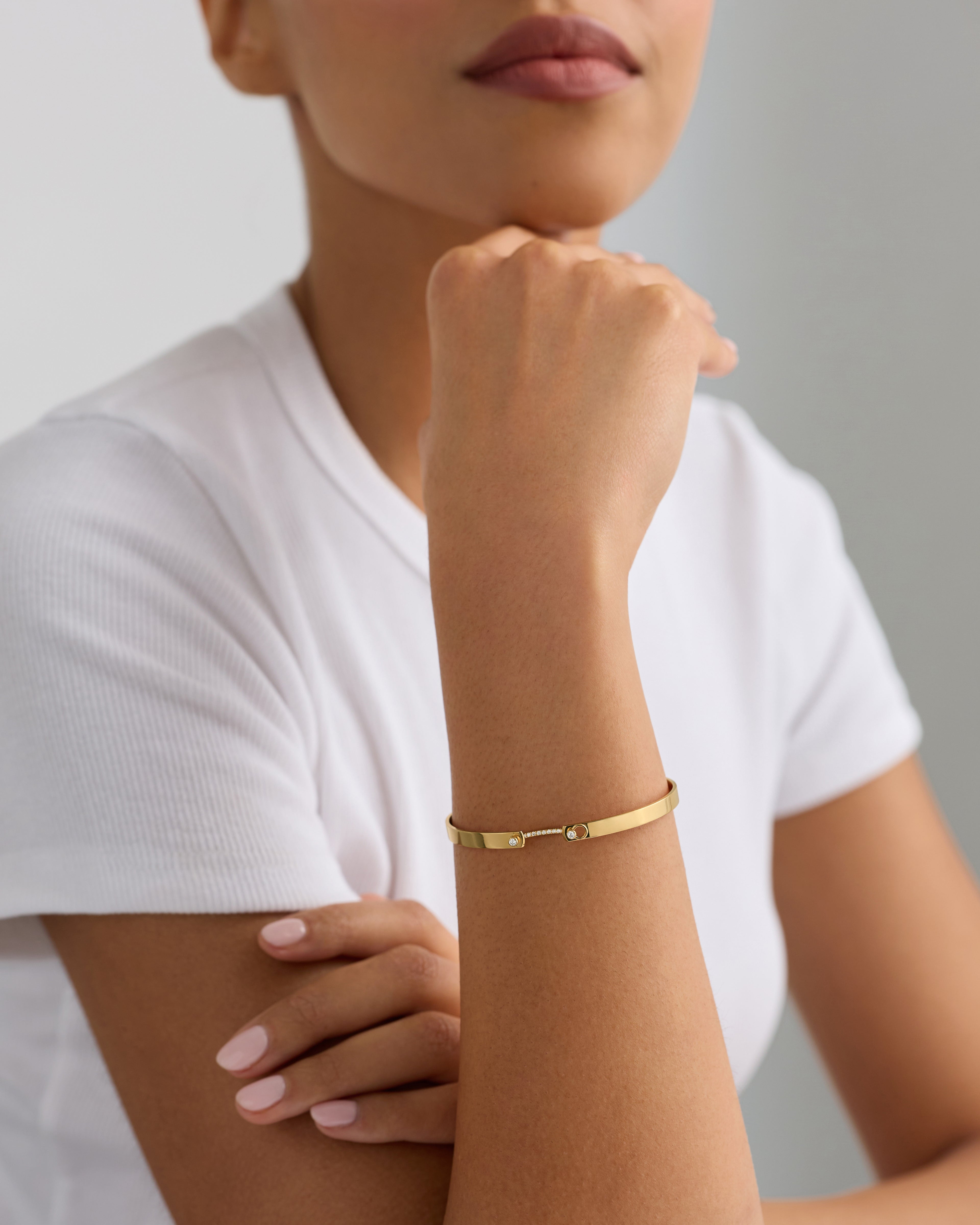 Business Meeting Mood Bangle in Yellow Gold