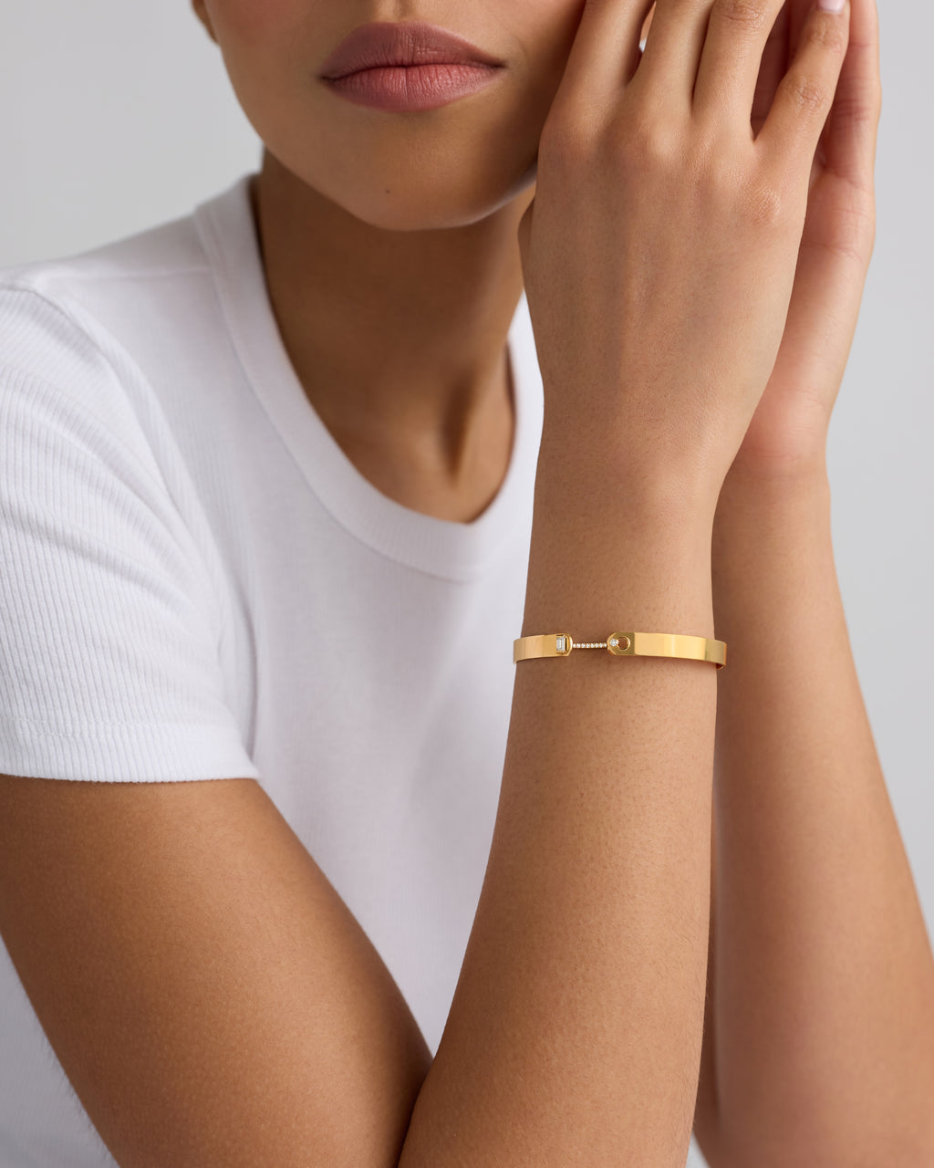 Dinner Date GM Mood Bangle in Yellow Gold