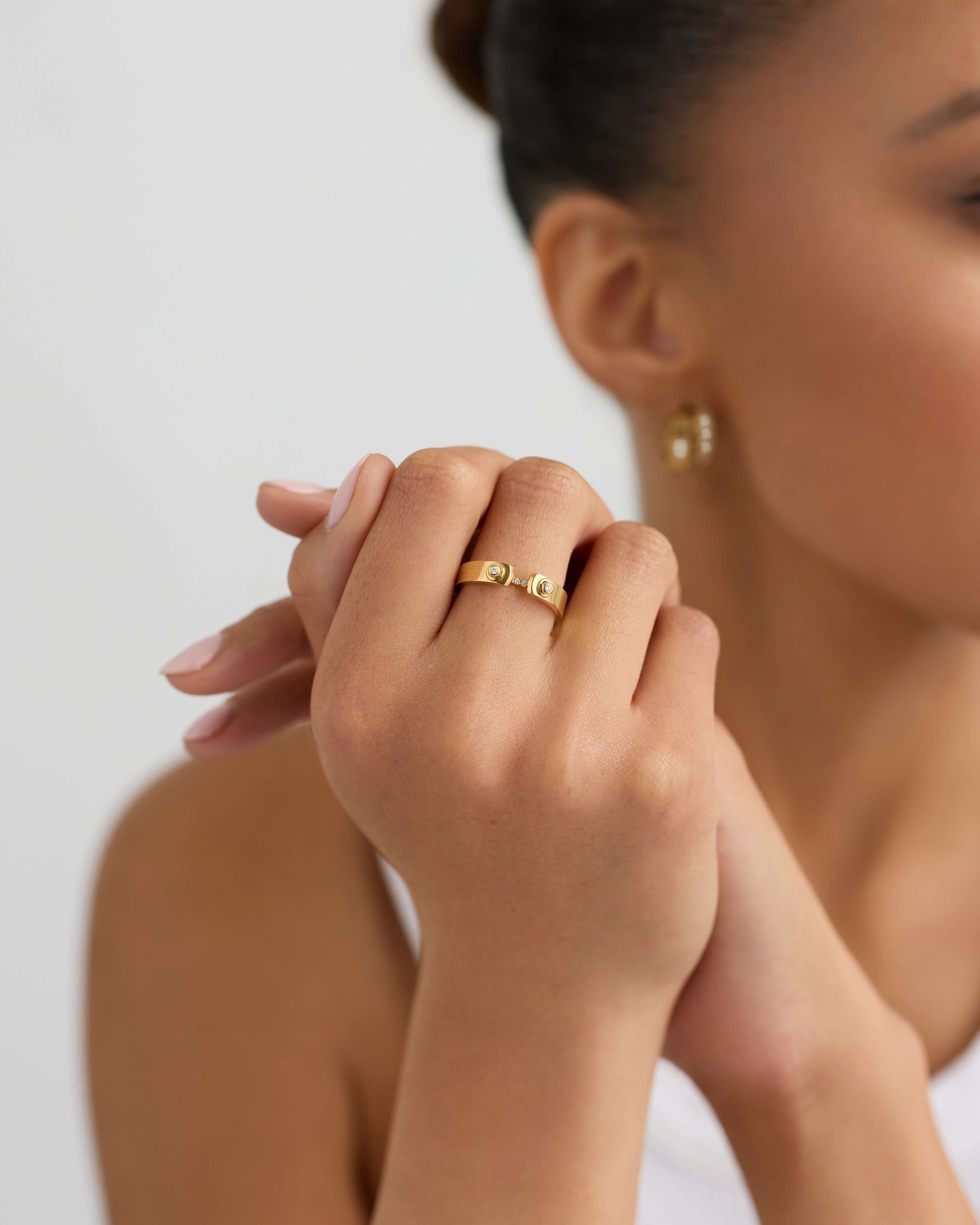 Business Meeting Mood Ring in Yellow Gold