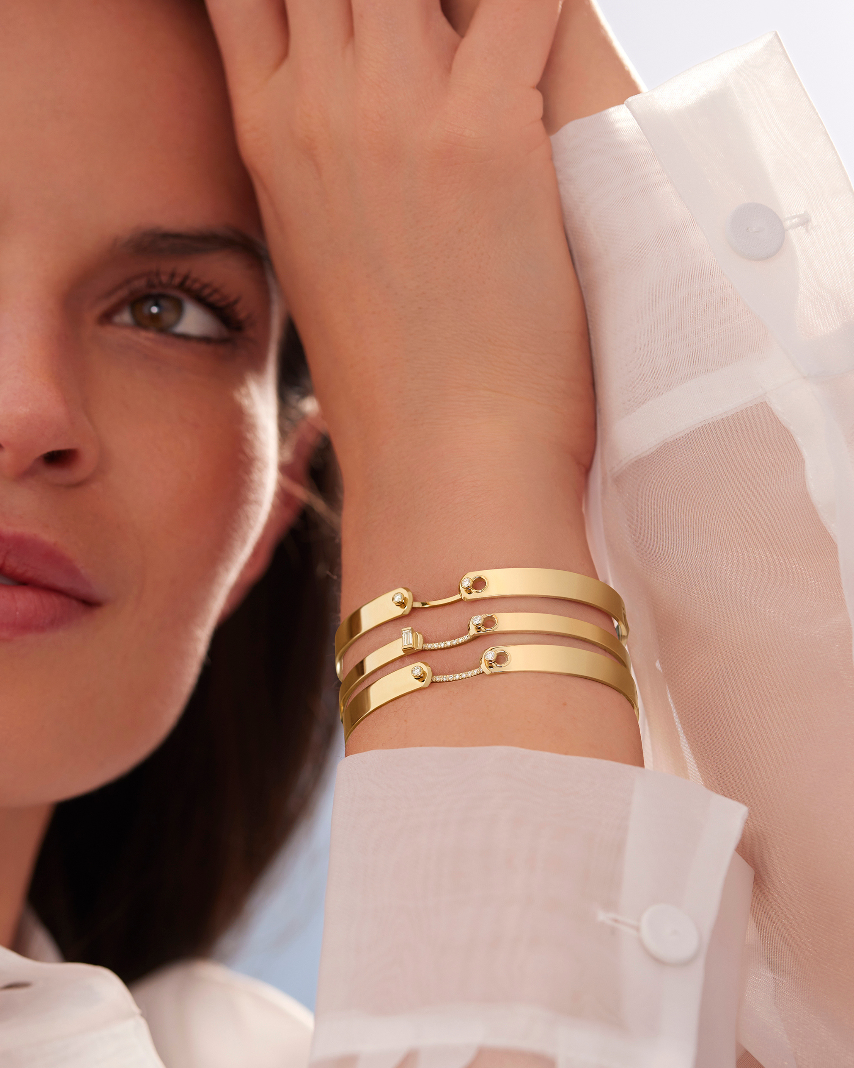 Dinner Date Mood Bangle in Yellow Gold
