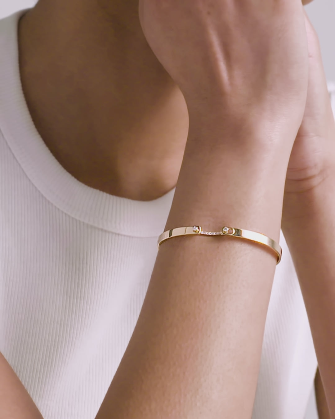 Business Meeting Mood Bangle in Yellow Gold